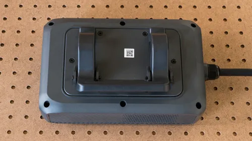 BLUETTI DC Hub: back clip